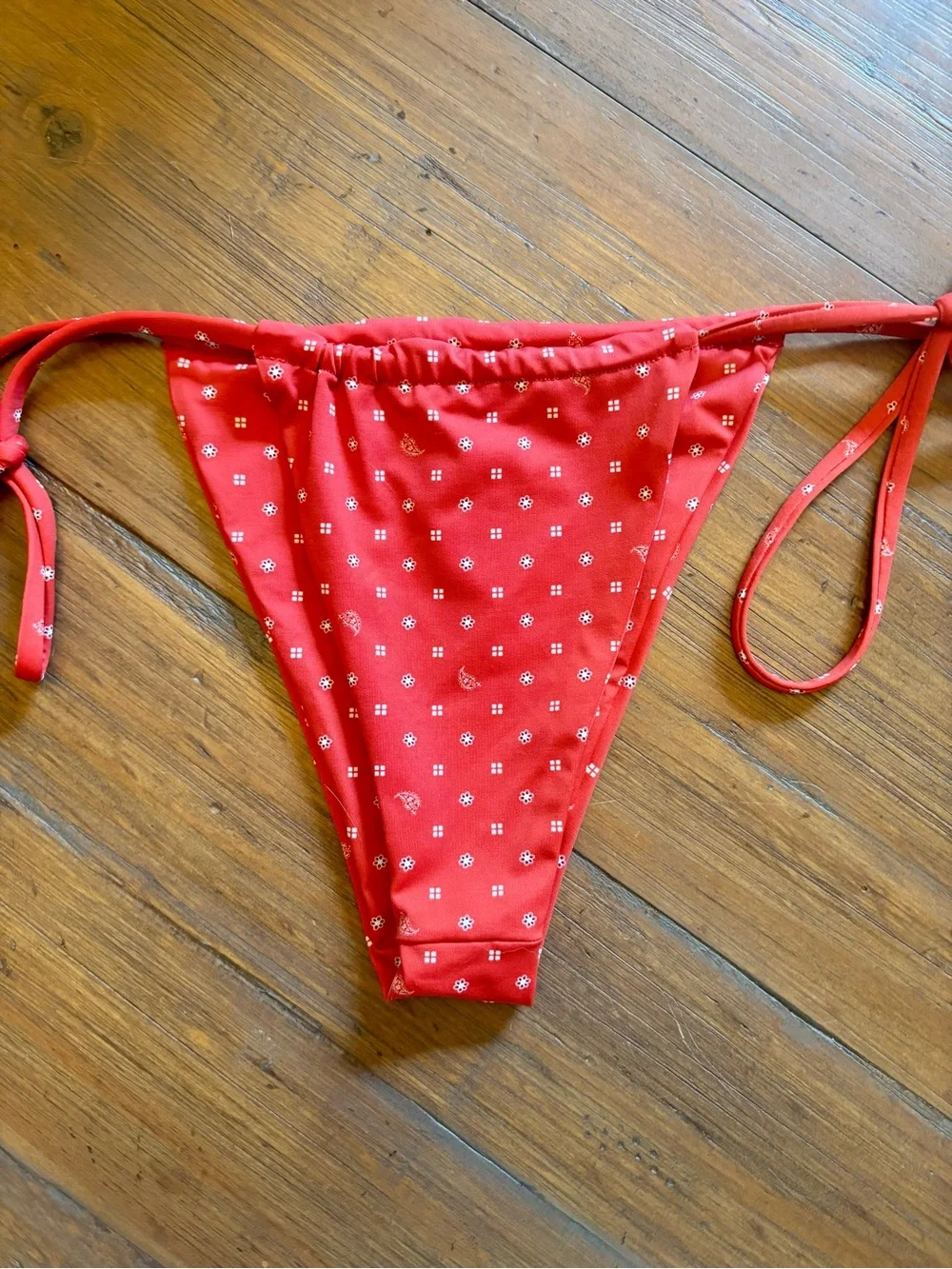 NWOT Frankie’s bikinis x Bella HADID Tia string bottom in lovebug